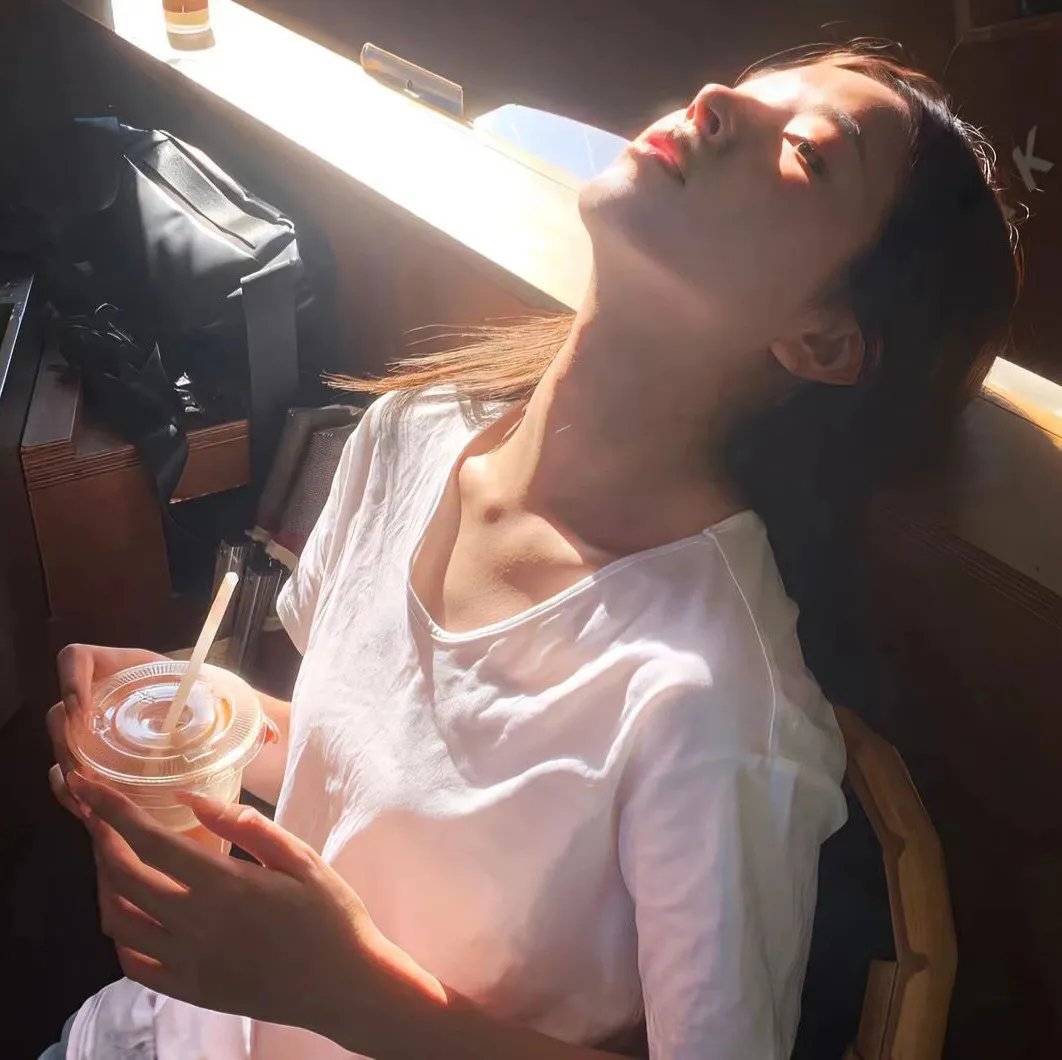 血笼于女海报